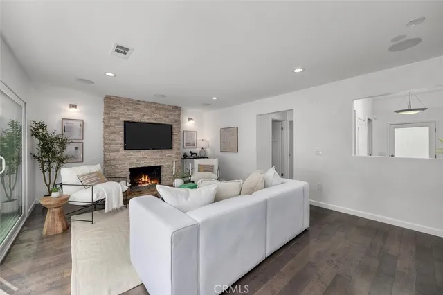 $2,199,000 | 2828 Military Avenue, Rancho Park, CA 90064