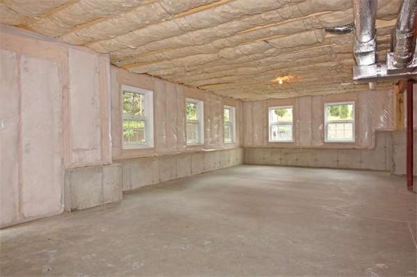 9 Hunt Road Westford, MA 01886 - Photo 14 of 20 an empty room with windows