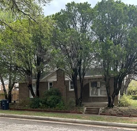 $1,100 | 1615 Kenley Street, Fort Worth, TX 76107