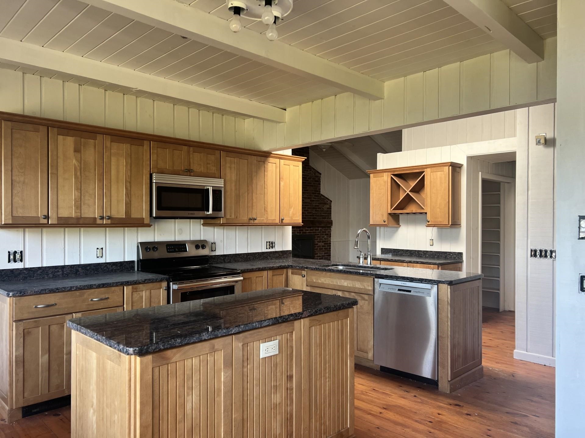 40 Oak Island Road Meredith, NH 03253 - Photo 13 of 38