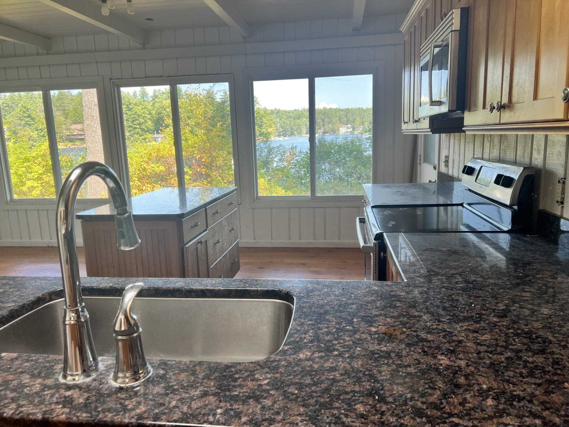 40 Oak Island Road Meredith, NH 03253 - Photo 14 of 38
