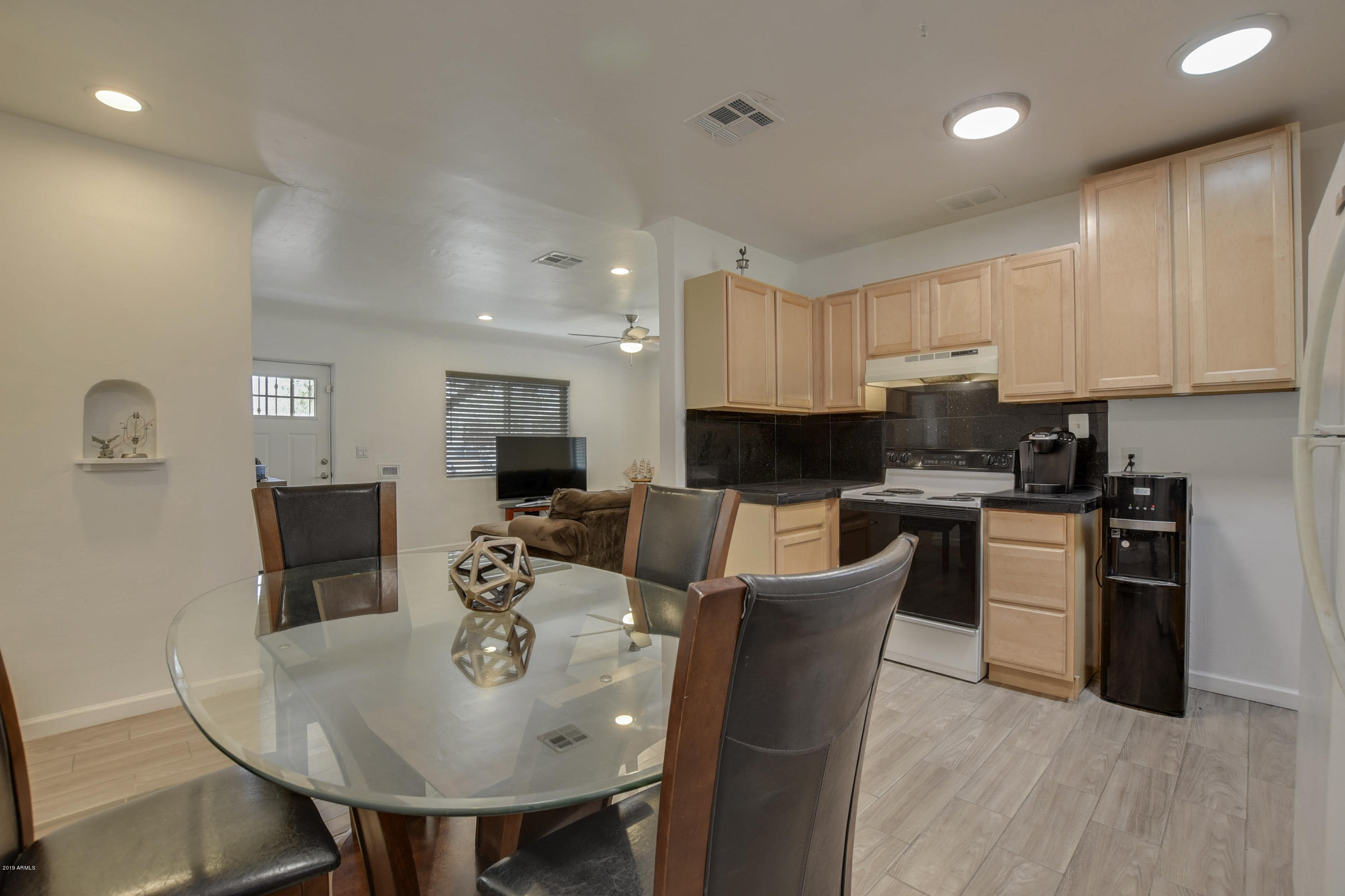 2422 East Cheery Lynn Road Phoenix, AZ 85016 - Photo 4 of 36 2422 E Cherry Lynn Rd_12