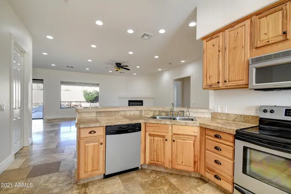 $3,600 | 14810 North Fountain Hills Boulevard, Fountain Hills, AZ 85268