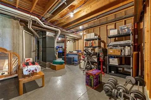 $950,000 | 11775 Northwest 81 Street, Parkville, MO 64152