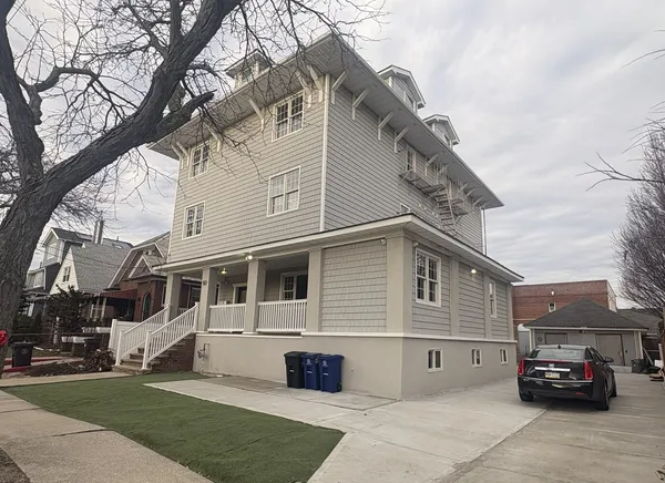 $3,800 | 512 Beach 130th Street, Unit 3A | Belle Harbor
