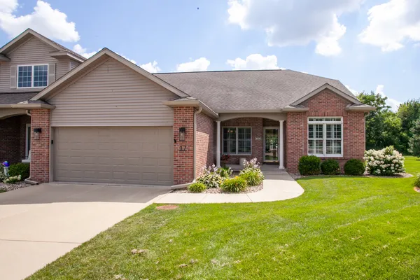 $420,000 | 17 Arbor Court, Unit 17, Bloomington, IL 61704