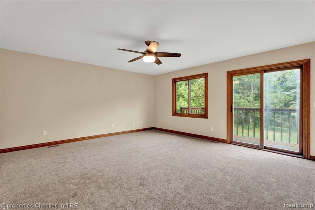 2411 Rochelle Park Drive Rochester Hills, MI 48309 - Photo 21 of 41