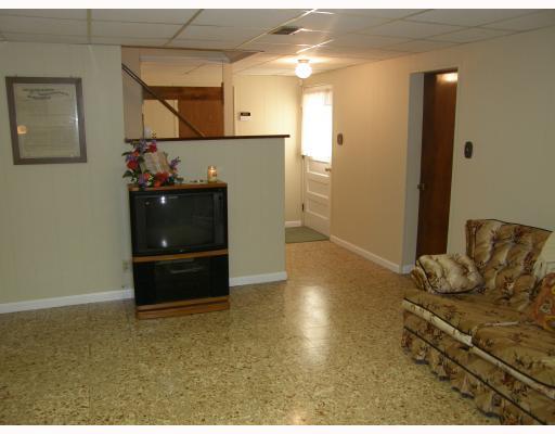 1073 Dale Road Jefferson Hills, PA 15332 - Photo 15 of 16 Den/Family/Great Room.
