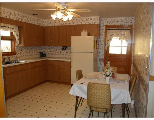 1073 Dale Road Jefferson Hills, PA 15332 - Photo 6 of 16 Kitchen.