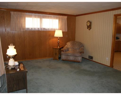 1073 Dale Road Jefferson Hills, PA 15332 - Photo 7 of 16 Living Room.