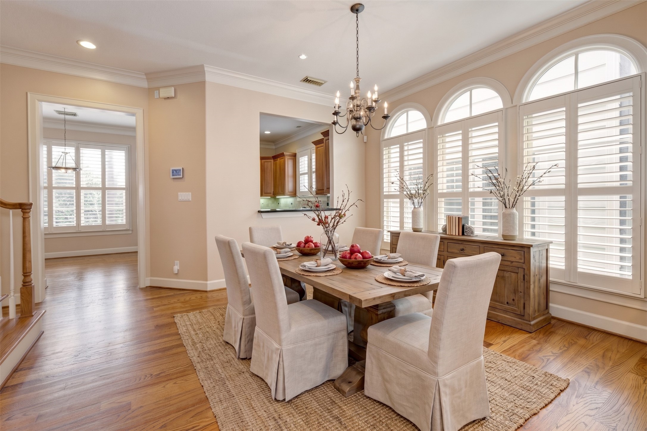 1523 Haddon Street, Unit B Houston, TX 77006 - Photo 5 of 22 Virtually furnished