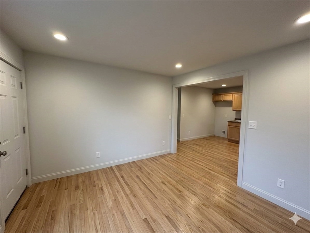 685 West Street, Unit 3 Amherst, MA 01002 - Photo 4 of 11