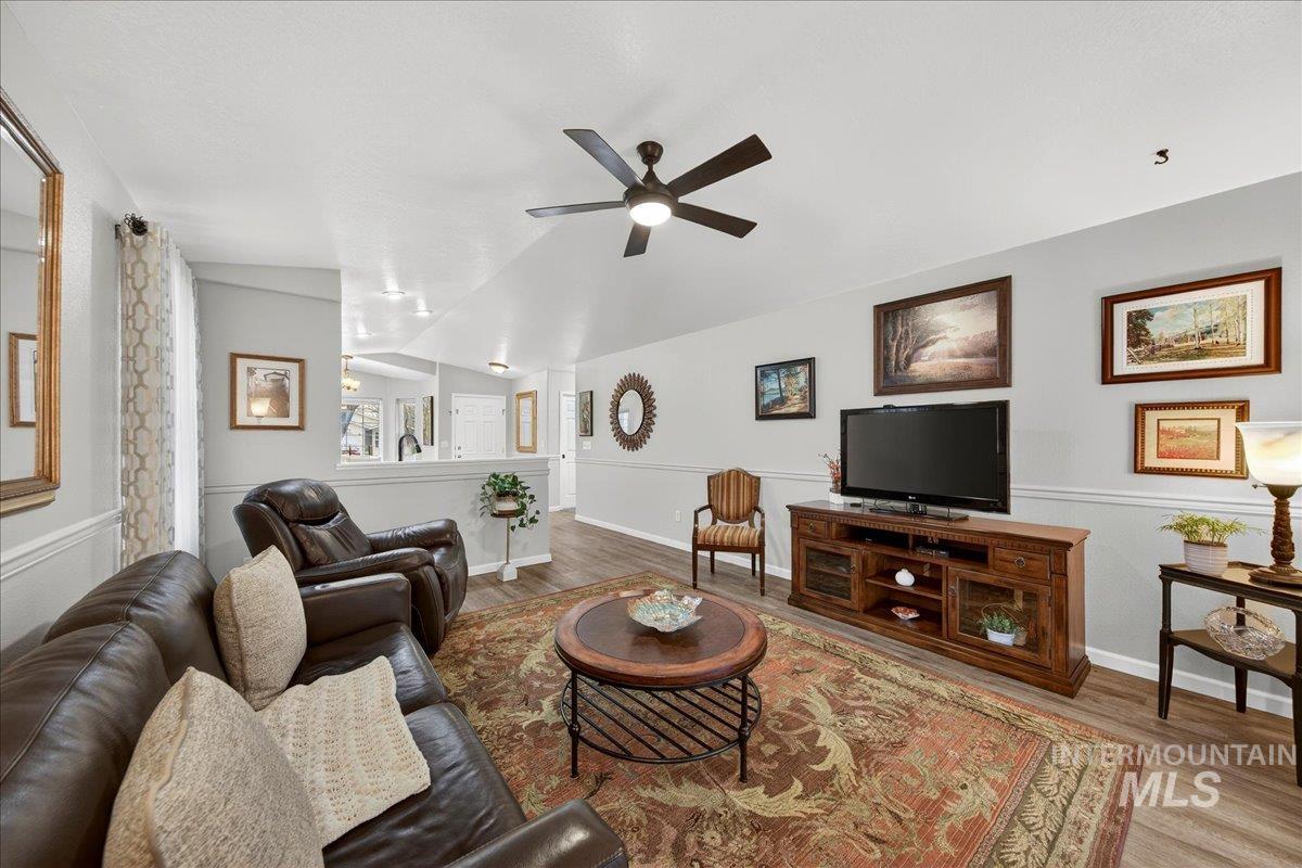 827 Mason Loop Nampa, ID 83686 - Photo 11 of 32