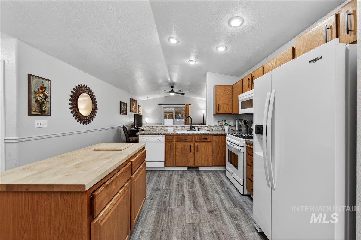 827 Mason Loop Nampa, ID 83686 - Photo 5 of 32