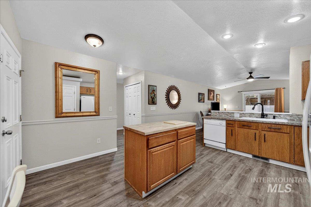 827 Mason Loop Nampa, ID 83686 - Photo 7 of 32