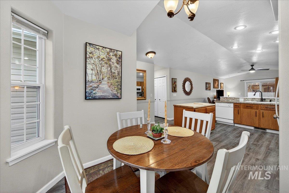 827 Mason Loop Nampa, ID 83686 - Photo 10 of 32