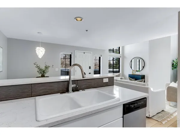 a view of washer and dryer in a utility room