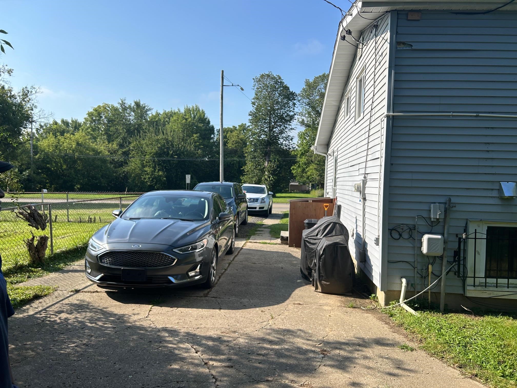 1422 Coldwater Road Flint, MI 48505 - Photo 16 of 18 50151028-5610e12e-ccb6-4d56-82b3-af236d3cef3e.JPG