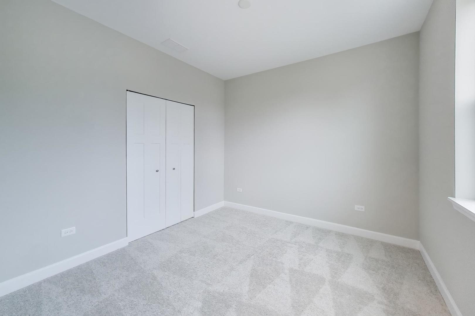 387 Masters Drive Addison, IL 60101 - Photo 15 of 26 a view of an empty room