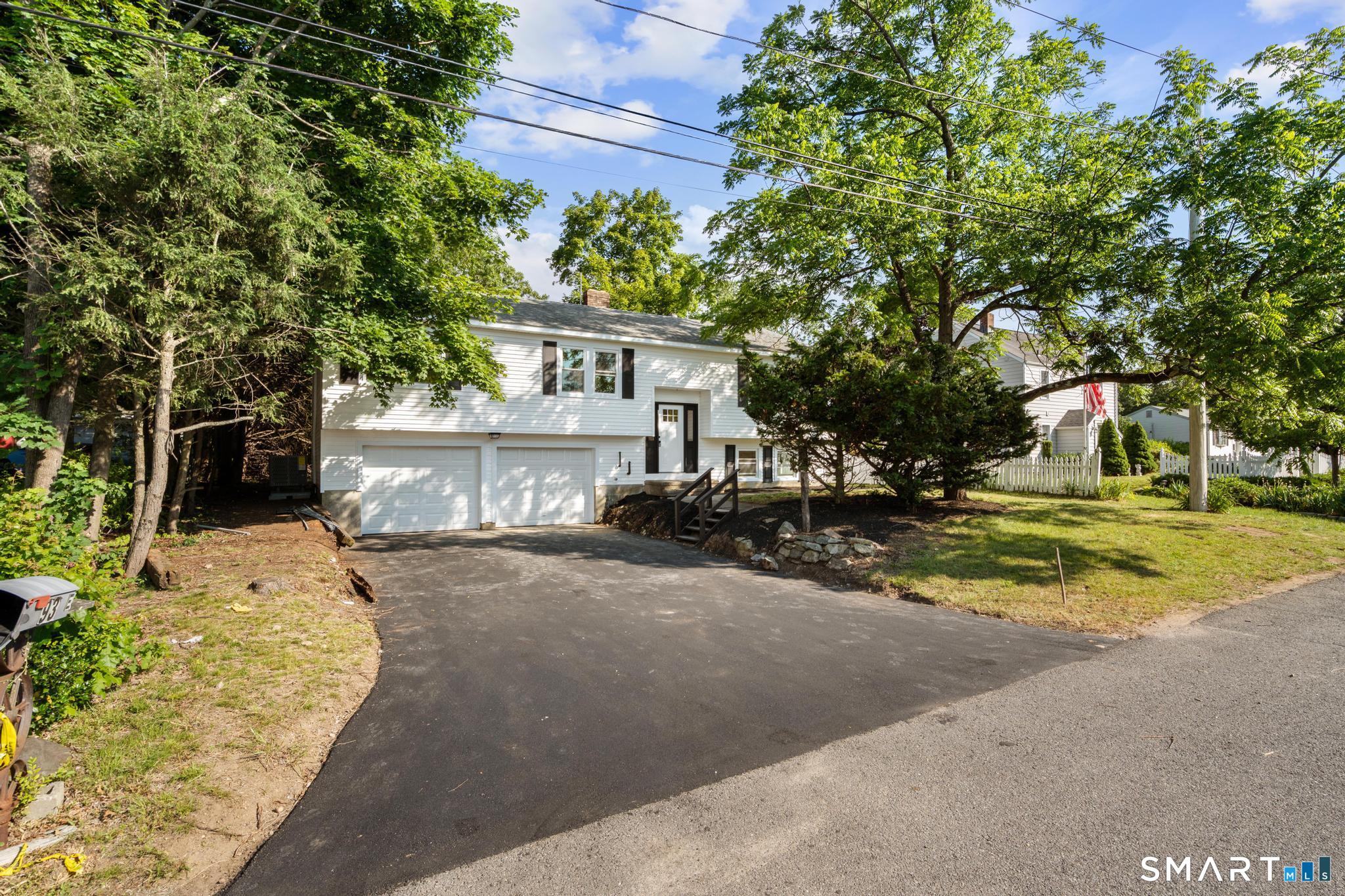 93 North Prospect St Extension Ansonia, CT 06401 - Photo 3 of 31
