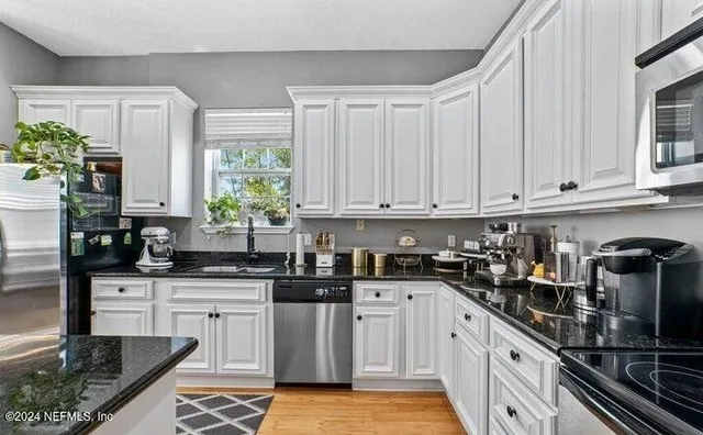 $4,000 | 400 14th Avenue North, Unit D, Jacksonville Beach, FL 32250