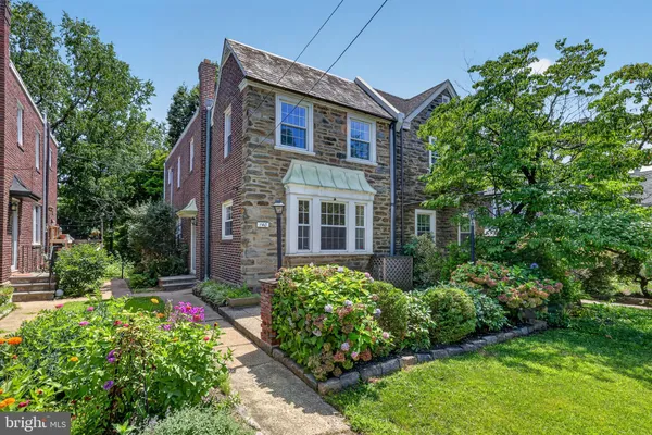 $359,900 | 140 Rochelle Avenue, Philadelphia, PA 19128