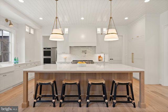 $3,250,000 | 2400 North Lincoln Street, Arlington, VA 22207