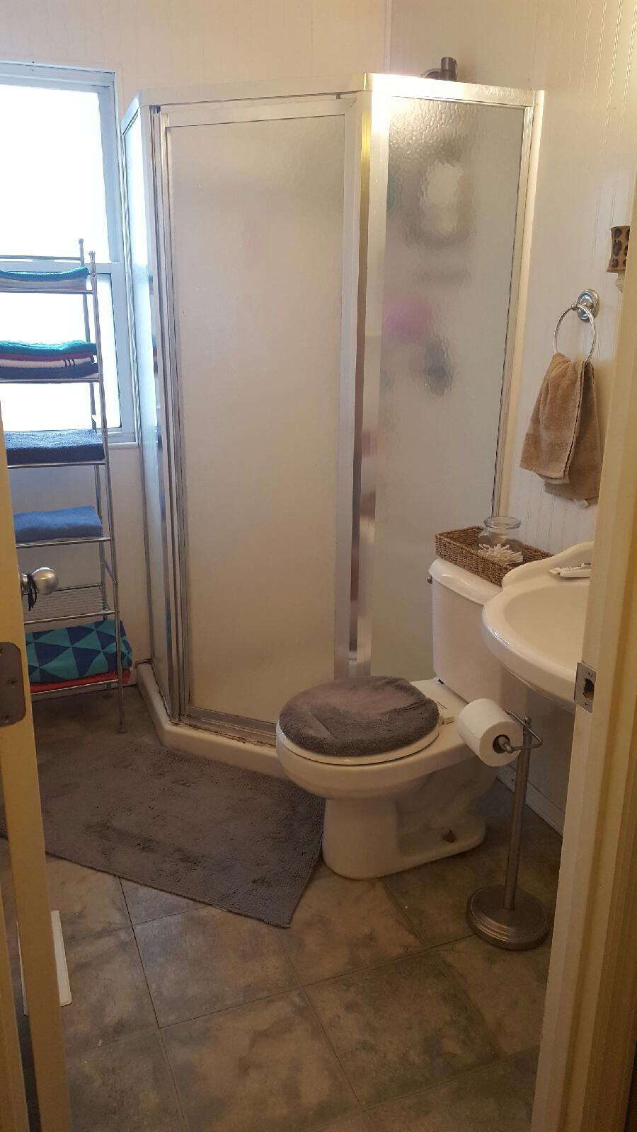 102 Pine Lane Oak Ridge, TN 37830 - Photo 14 of 24 bathroom