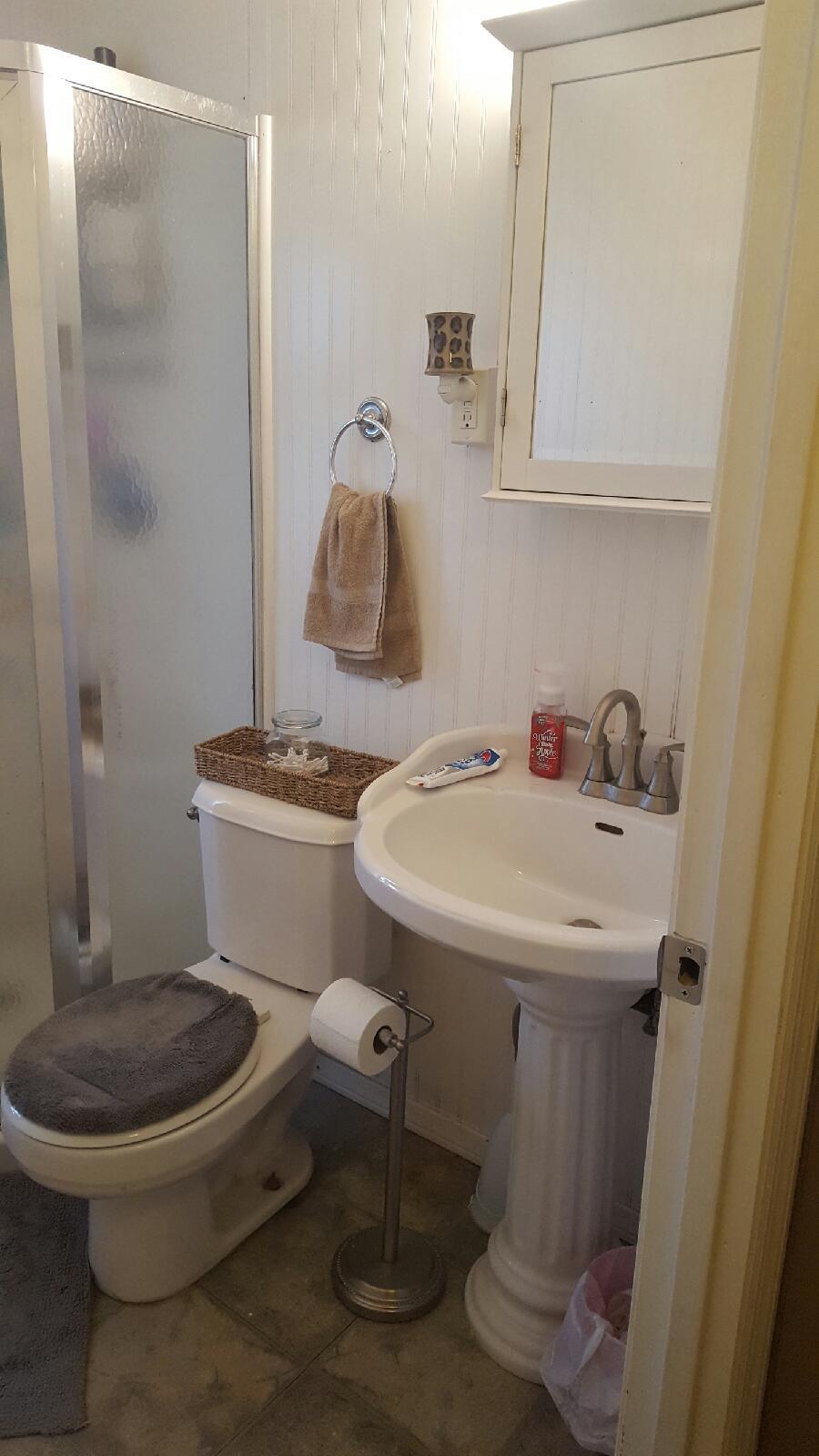 102 Pine Lane Oak Ridge, TN 37830 - Photo 15 of 24 bathroom2