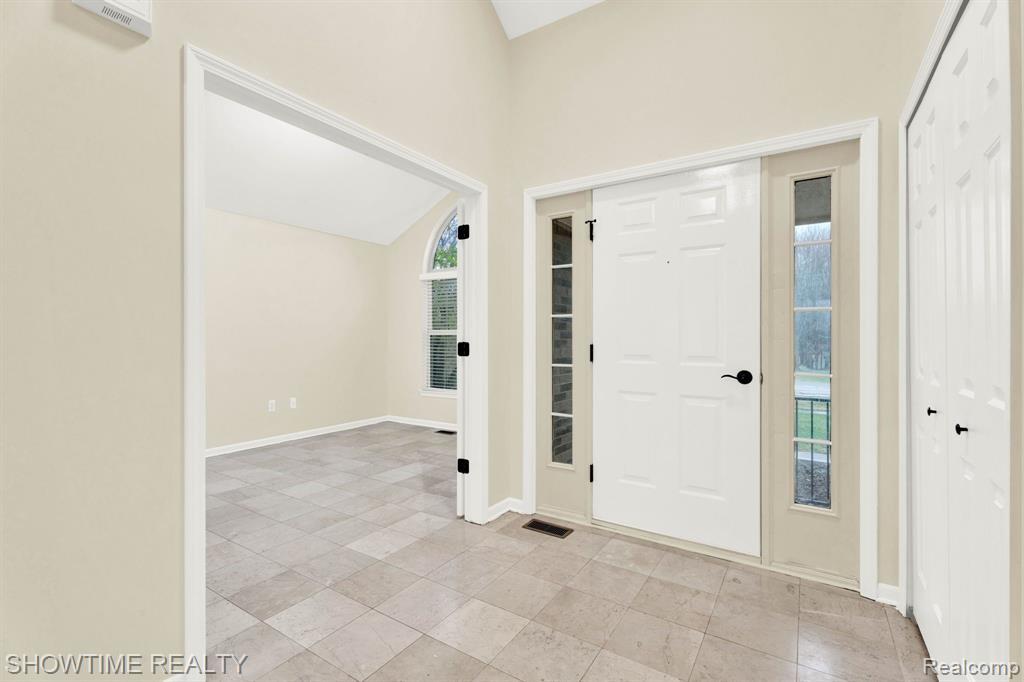 42810 Little Road Clinton Township, MI 48036 - Photo 6 of 71