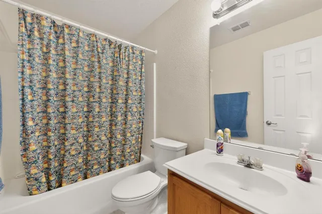 $250,000 | 508 Logan Drive, Azle, TX 76020