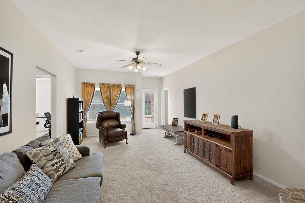 508 Logan Drive Azle, TX 76020 - Photo 2 of 14