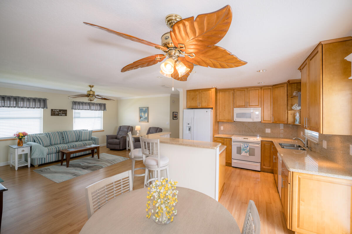 40 High Point Road, Unit 703 Tavernier, FL 33070 - Photo 4 of 32 Living Area