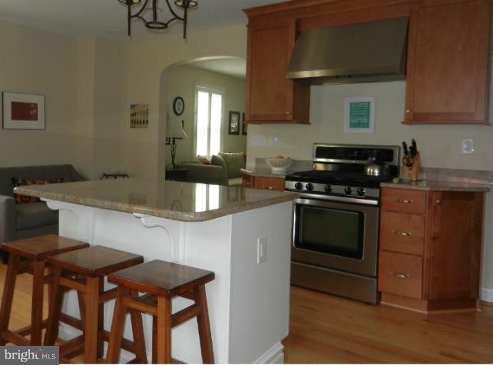 6820 Pinehurst Road Baltimore, MD 21212 - Photo 14 of 20 Kitchen
