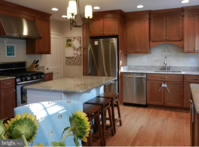 6820 Pinehurst Road Baltimore, MD 21212 - Photo 6 of 20 Kitchen