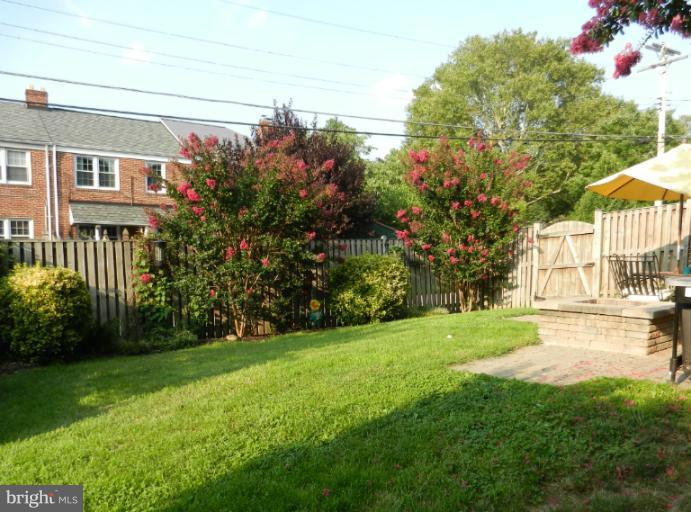 6820 Pinehurst Road Baltimore, MD 21212 - Photo 7 of 20 Exterior (Rear)