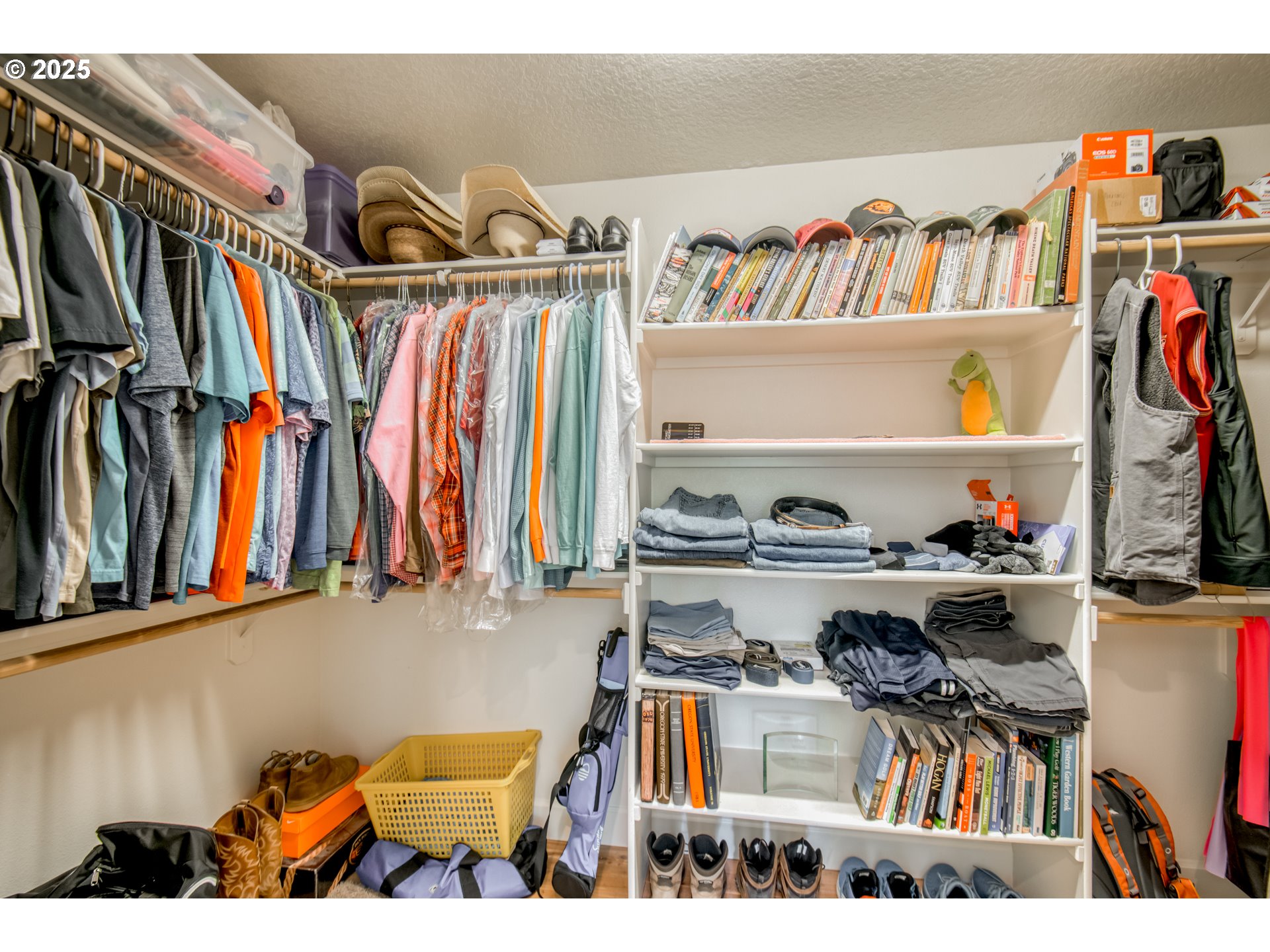 10380 Madrid Loop Wilsonville, OR 97070 - Photo 19 of 45 Primary Bedroom