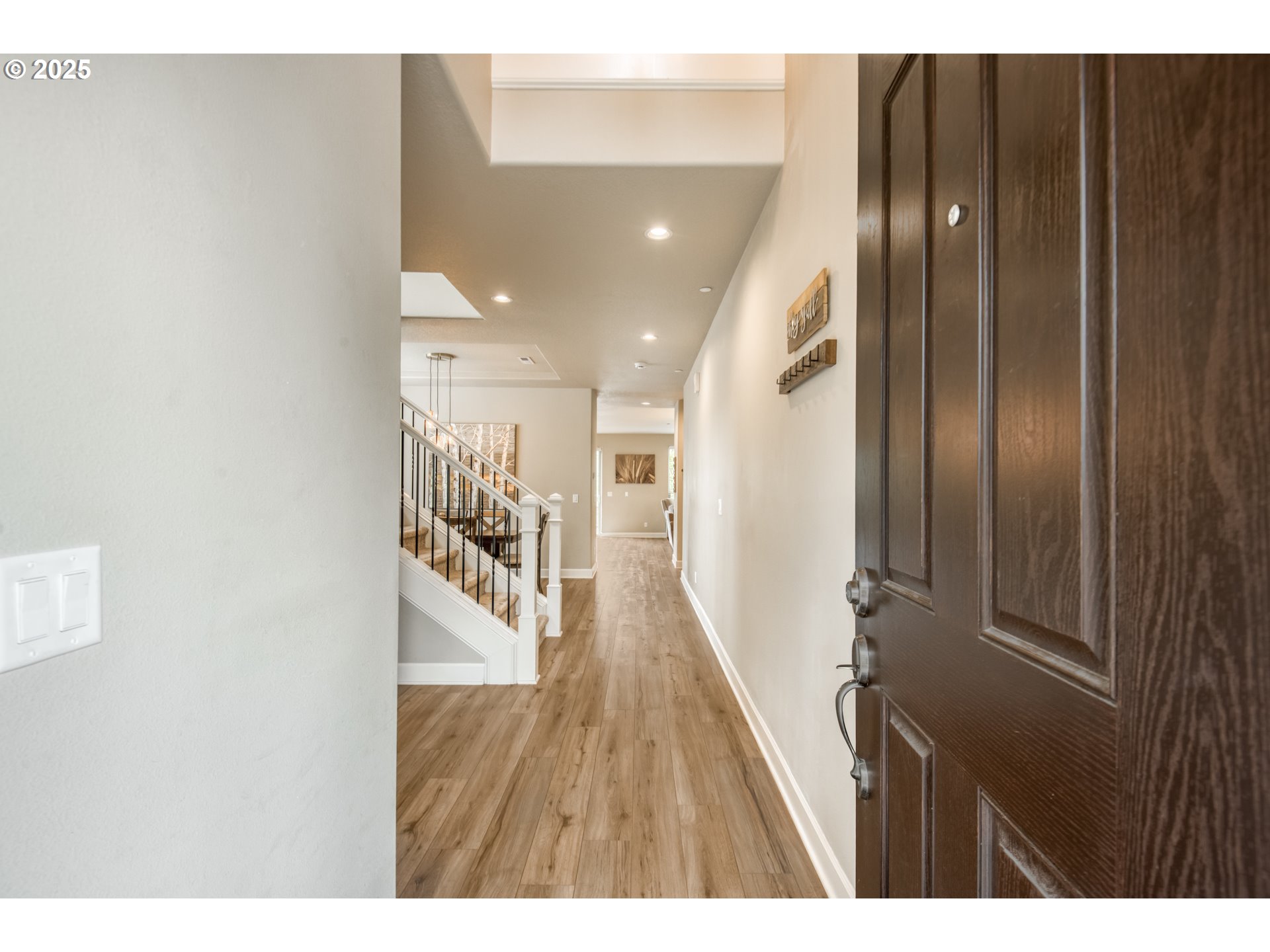 10380 Madrid Loop Wilsonville, OR 97070 - Photo 3 of 45 Entrance/Foyer