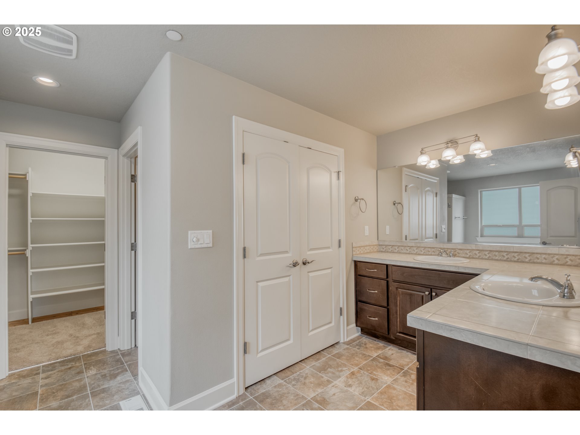 10380 Madrid Loop Wilsonville, OR 97070 - Photo 33 of 45 Bedroom