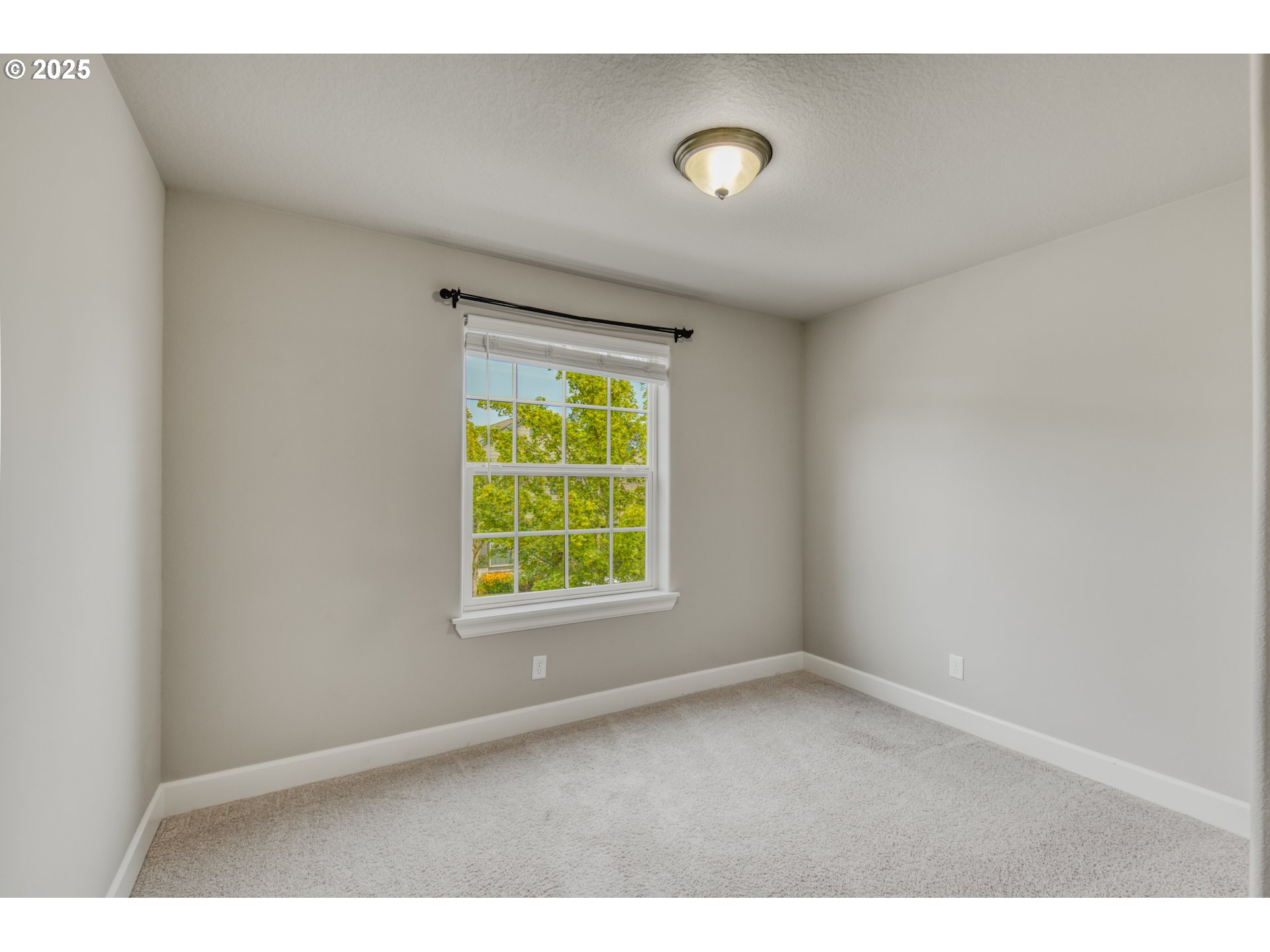 10380 Madrid Loop Wilsonville, OR 97070 - Photo 36 of 45 Bedroom