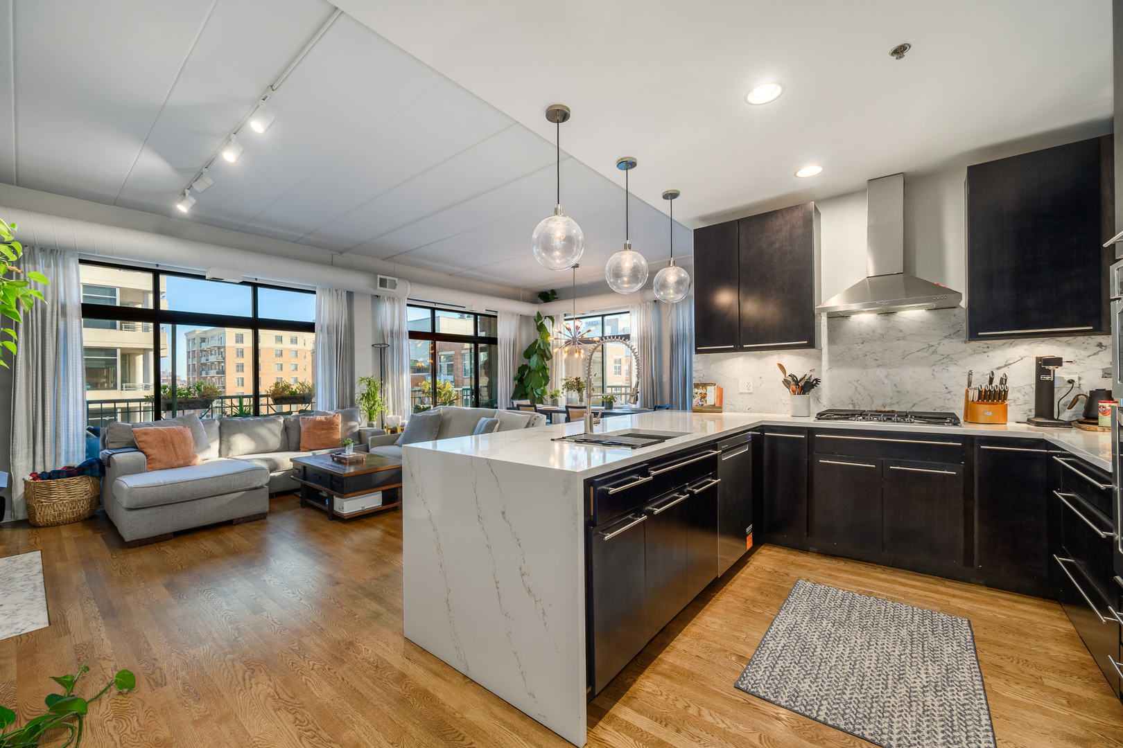 920 West Madison Street, Unit B6 Chicago, IL 60607 - Photo 3 of 27 Gallery Image 3
