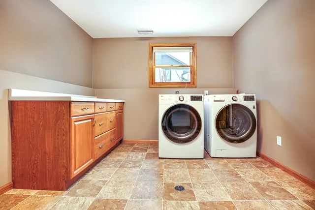 $324,900 | 3606 Deerfield Place, La Crosse, WI 54601