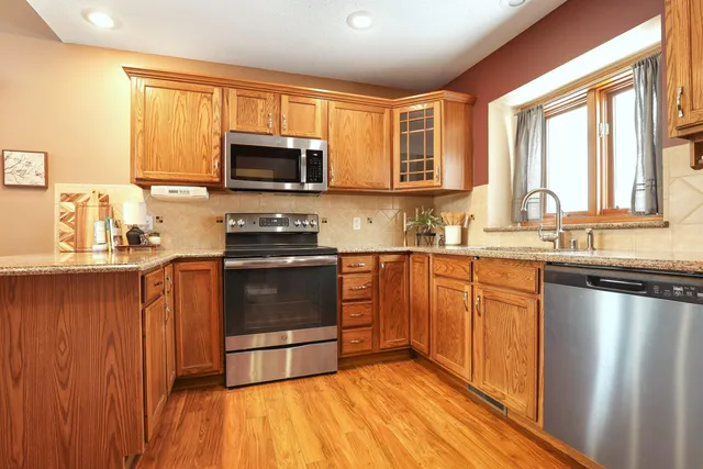 $324,900 | 3606 Deerfield Place, La Crosse, WI 54601