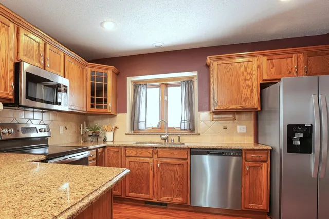 $324,900 | 3606 Deerfield Place, La Crosse, WI 54601