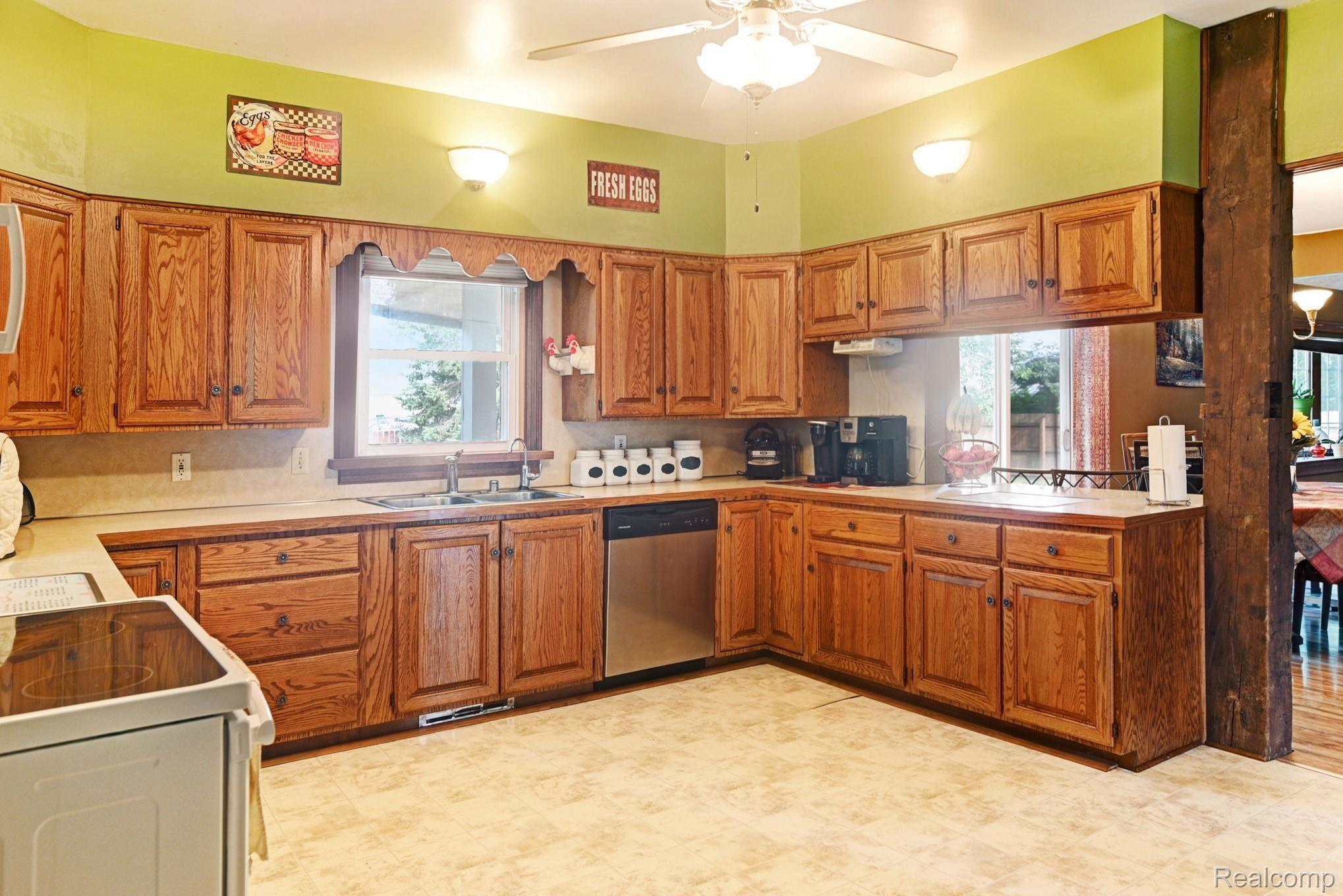 3777 West Lovejoy Road Byron, MI 48418 - Photo 9 of 31 CNG_5096_7_8.jpg