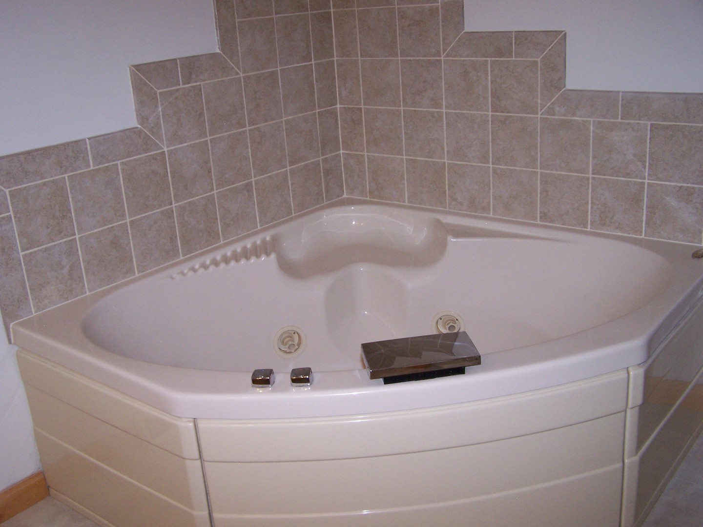 1014 Walnut Street Ottawa, IL 61350 - Photo 13 of 17 a close view of a sink