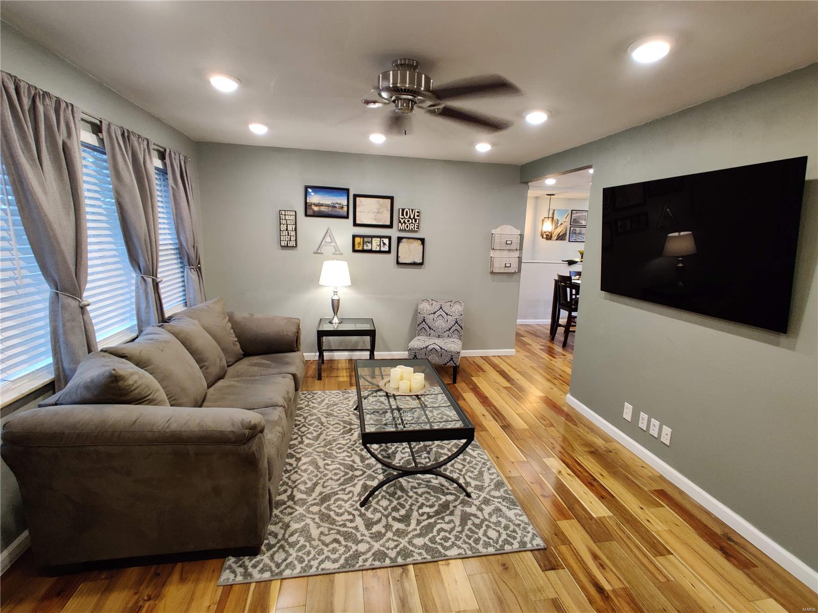 859 Reavis Barracks Road St. Louis, MO 63125 - Photo 2 of 21 Gallery Image 2