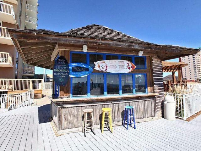 970 Highway 98, Unit 305 Destin, FL 32541 - Photo 39 of 65 a view of a cafe with sitting area