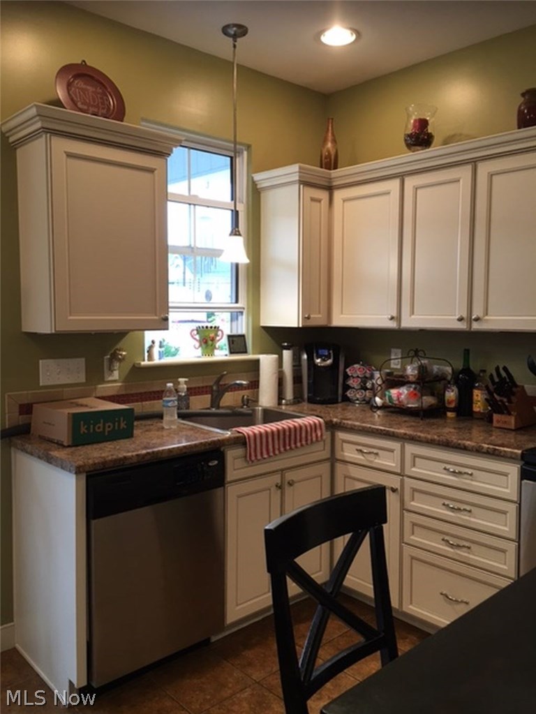 65 15th Street Wellsburg, WV 26070 - Photo 4 of 35