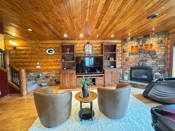 $589,000 | 4398 North Shore Drive, Rhinelander, WI 54501